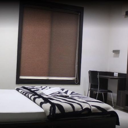 Hôtel City Surya à Gaya Extérieur photo