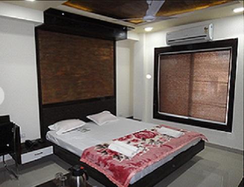 Hôtel City Surya à Gaya Extérieur photo
