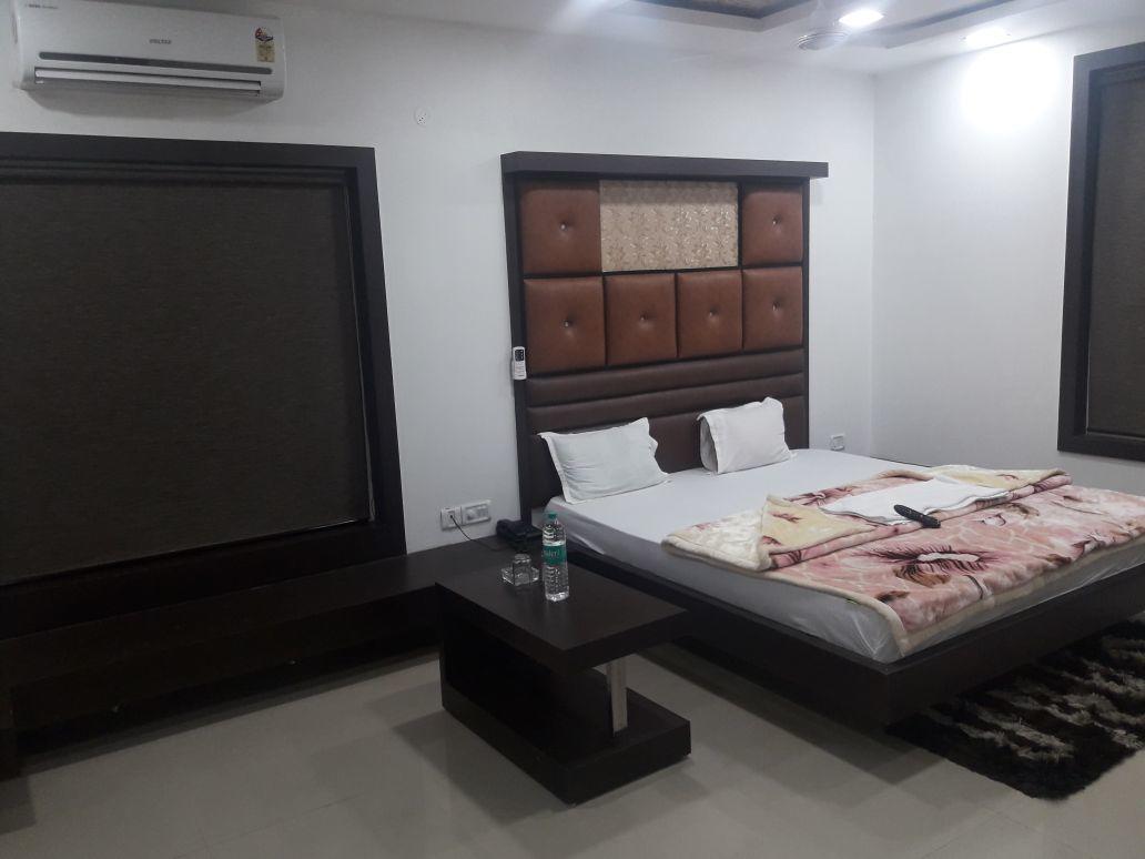 Hôtel City Surya à Gaya Extérieur photo