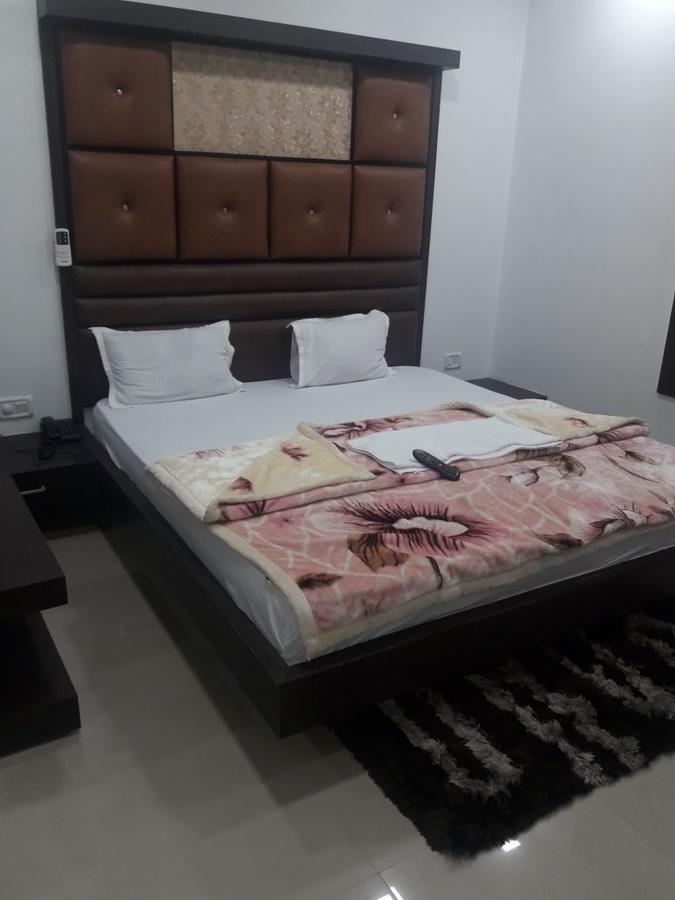 Hôtel City Surya à Gaya Extérieur photo